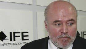 Clouthier pide estar en el debate