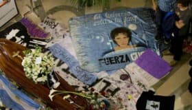 Miles de fans dan emotivo adiós a Cerati