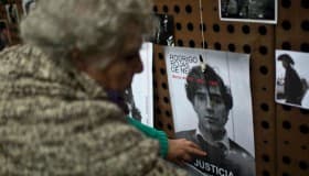 Pinochet encubrió a militares que quemaron vivos a manifestantes en 1986: 'National Security Archive'