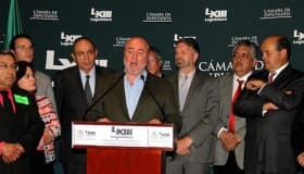 Dar a independientes prerrogativas y tiempos del Estado en radio y tv, iniciativa de Clouthier (Video)