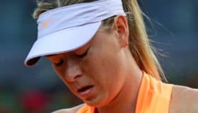 Llueve sobre mojado a Sharapova: arriesga Wimbledon y le niegan Roland Garros