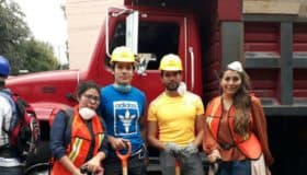 Presta Eduardo Ávila una ayuda que vale oro (Foto)