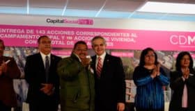 Gobierno de CDMX entrega viviendas a damnificados del sismo... de 1985