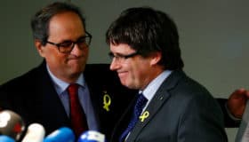 Torra promete restituir Gobierno independentista catalán y junto a Puigdemont pide diálogo a Rajoy