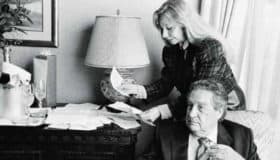 Acervo cultural de Octavio Paz debe declararse patrimonio nacional: Héctor Tajonar