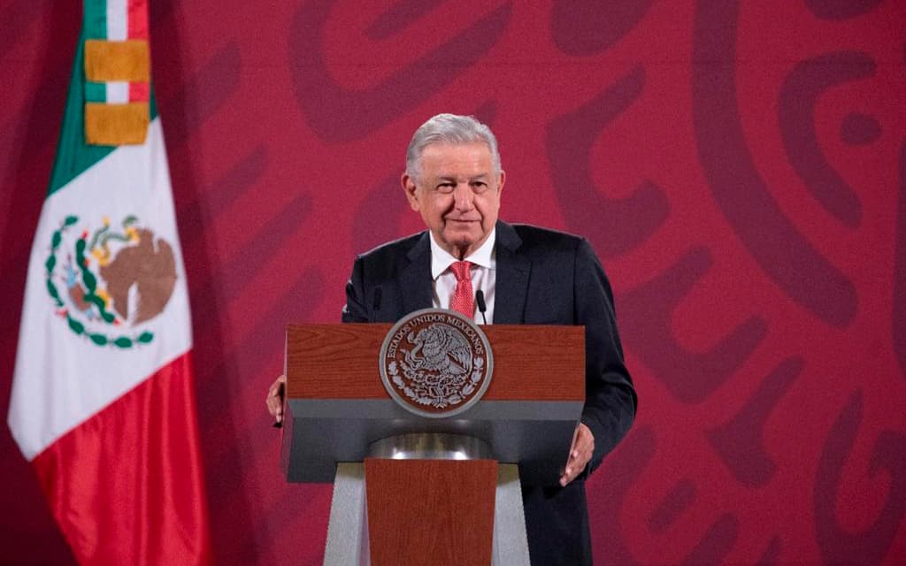 AMLO pone de ejemplo a Ebrard por reconocer derrota en encuesta | Entérate