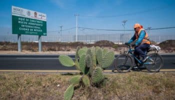 Aristegui en Vivo: Economía registra peor inicio de año desde 2009; cuesta 331 mil mdp cancelar Texcoco; solicitudes de asilo en EU y más