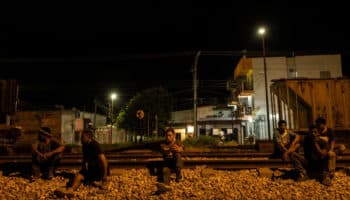 Sale de Honduras caravana de migrantes rumbo a EU; Guatemala toma previsiones