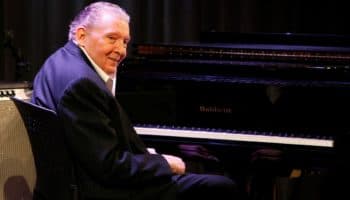 Muere Jerry Lee Lewis, leyenda del rock & roll e intérprete de 'Grandes bolas de fuego'