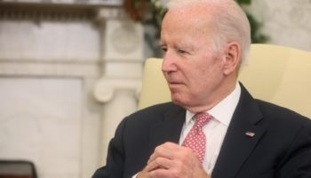 Encuentran segundo lote de documentos clasificados en un garaje de Biden