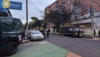 Balacera en la Doctores: matan a un policía, dos más son heridos y abaten a un agresor | Video