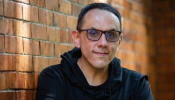 “Lo que importa en una familia no es el molde, sino el afecto y los cuidados entre sus integrantes”: Alberto Chimal