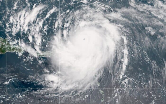 'Erin' se convierte en un 'catastrófico' huracán categoría 5 en el Atlántico