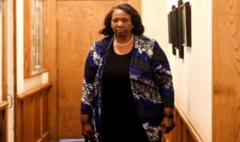 Envía Trump al Tribunal Supremo de EEUU moción para despedir a Lisa Cook