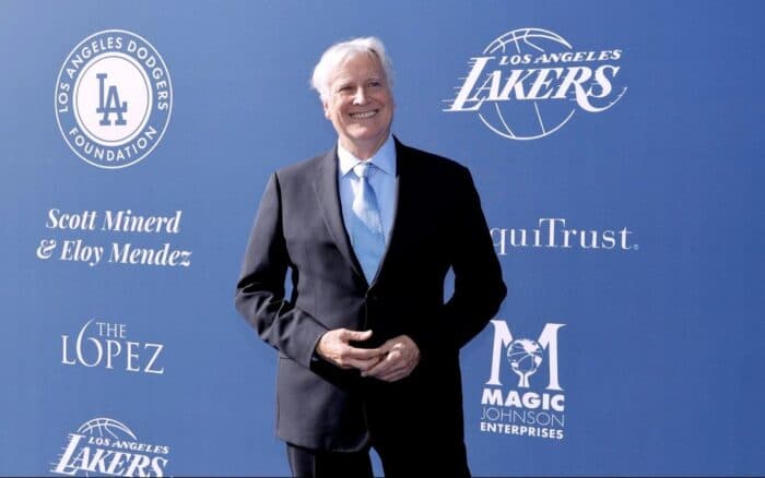 NBA aprueba la venta de Los Angeles Lakers a Mark Walter
