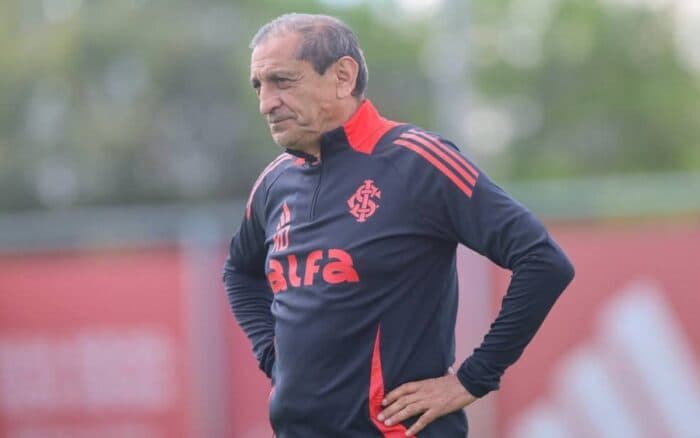Se retracta Ramón Díaz por comentario machista: 'el futbol es para hombres, no es para mininas' | Video