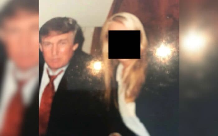 Casa Blanca acusa a demócratas de querer 'crear falsa narrativa' con fotos de Trump y Epstein