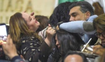 Sesión de golpes: así quedó el organismo que absorbe la transparencia en CDMX