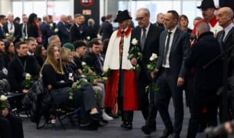 Empieza la ceremonia de homenaje nacional a las víctimas del incendio de un bar en Suiza