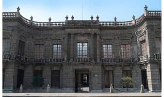 La lucha libre llega al Museo Nacional de San Carlos