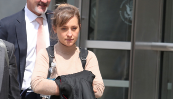 Caso NXIVM | Sentencian a 3 años de cárcel a la actriz Allison Mack