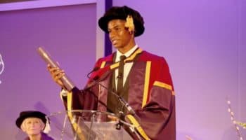 Recibe Marcus Rashford doctorado honoris causa por su labor social | Video