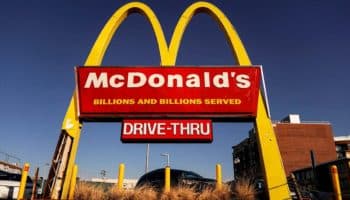 McDonald's prepara despidos y cierra temporalmente sus oficinas en EU