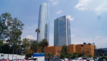 Agua para el concreto, crecen megaproyectos comerciales ante la escasez en la Ciudad de México