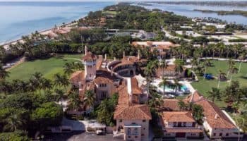 Roba auto en Florida y conduce a Mar-a-Lago para hablar con Trump; es detenido