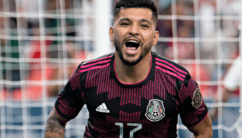 Rayados y Sevilla llegan a un acuerdo por 'Tecatito' Corona