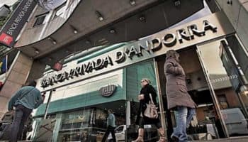 Correos secretos del banco de priistas influyentes salen a la luz: El País