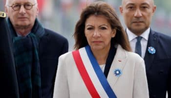Alcaldesa de París considera "ridícula" oferta del PSG por el Parque de los Príncipes