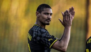 Sebastian Haller reaparece con el Dortmund tras superar cáncer testicular | Video