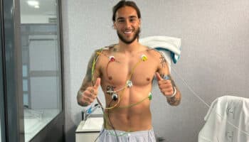 Quiere volver a jugar futbol con un desfibrilador automático | Video