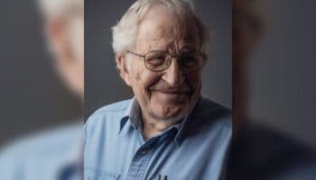 Chomsky: 'Trabajadores de hoy aspiran a servir a sus dueños'