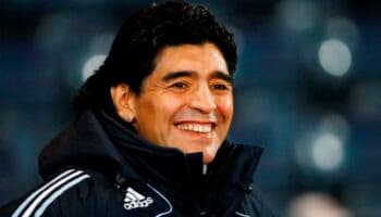 Napoli rinde homenaje a Maradona a cuatro años de su fallecimiento