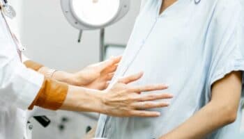 Texana presenta demanda para poder abortar de urgencia