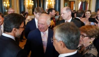 Llegan invitados a la coronación del Rey | Fotos