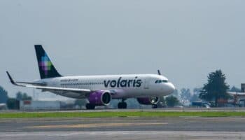 Volaris despide a 200 empleados debido a problemas con motores