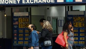 Peso mexicano sigue cayendo por tercer día consecutivo ante preocupaciones por Trump
