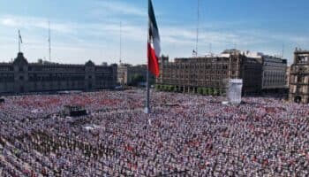 Baten récord de asistencia en mega clase de boxeo del Zócalo | Videos