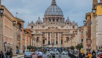 Vaticano matiza: Bendición de parejas homosexuales no será litúrgica y no las justifica