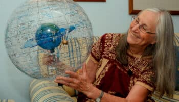 Julieta Fierro: Bautizan luciérnaga en honor a la célebre astrónoma mexicana