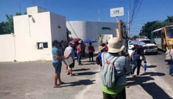 Protestan en CFE por apagones en plena ola de calor | Yucatán