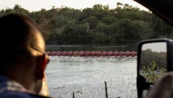 Muro flotante es una 'trampa mortal' para migrantes: activista | Entérate