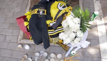 Pide UEFA expediente completo sobre seguidor apuñalado del AEK Atenas | Video