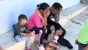 Mujer hondureña reconoce tatuajes de su hijo en cuerpo localizado en el Río Bravo