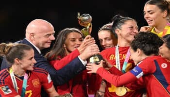 Lamenta Infantino que el escándalo opaque el éxito del equipo español femenil | Post