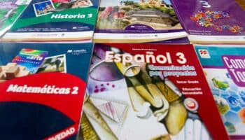 José Franco da una solución parcial para los nuevos libros de texto