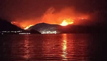Mueren 27 personas en incendios de Grecia